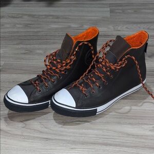Sherpa lined converse